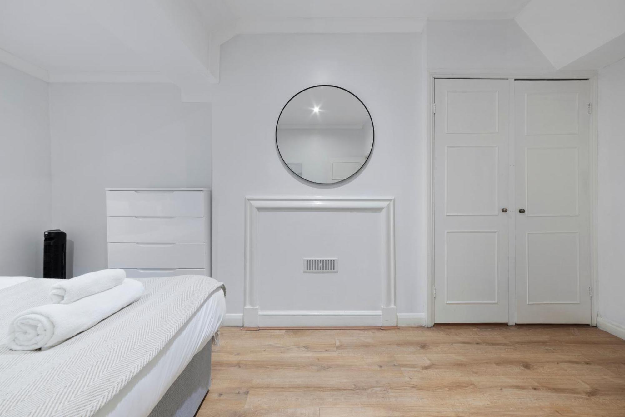 2 Bed Piccadilly Apartment 4 London Exterior photo